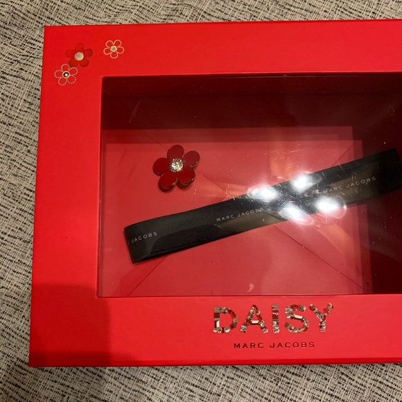Marc Jacobs Box - Picture 2 of 5